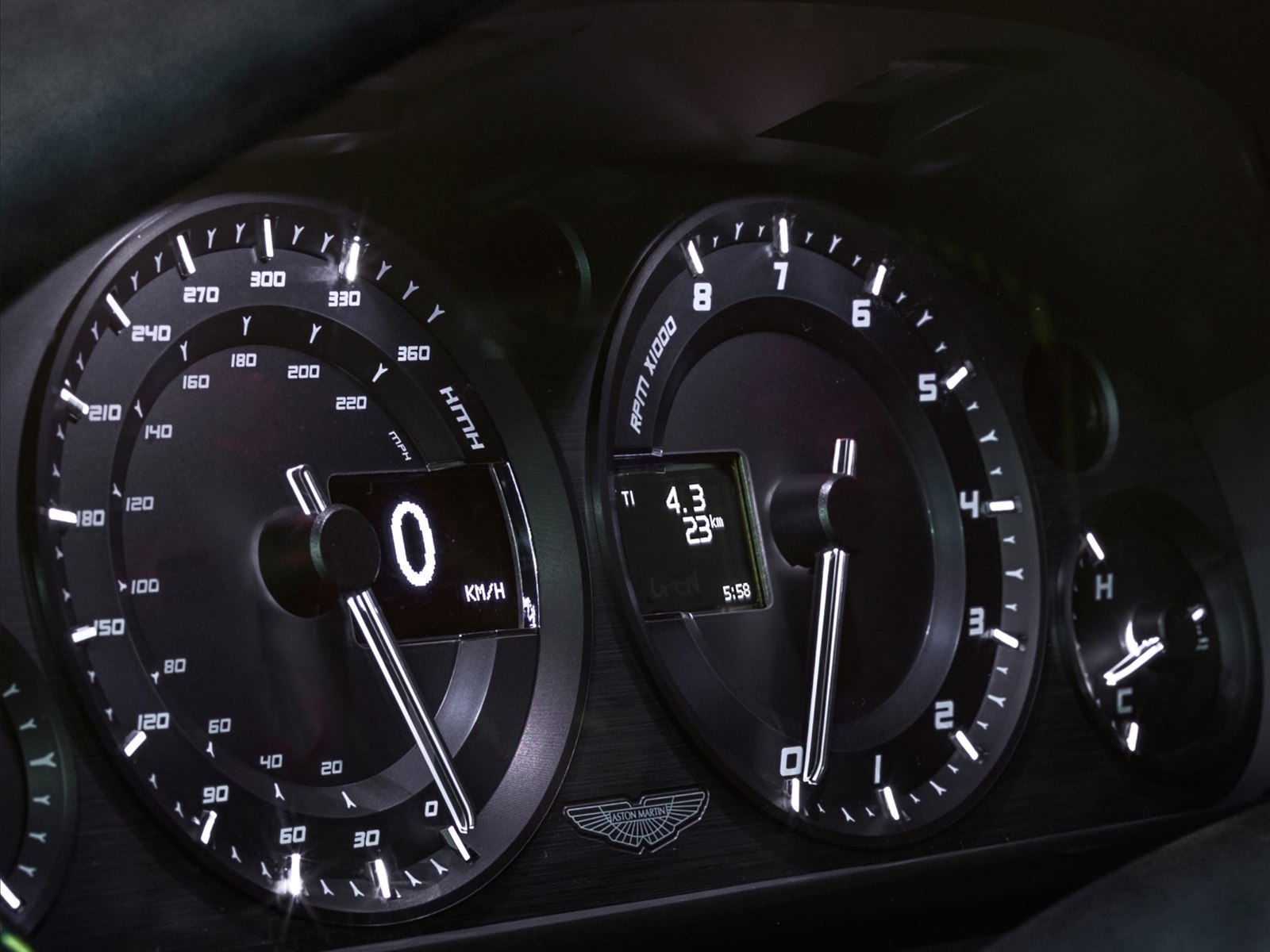 Aston Martin V8 Vantage N430 2015